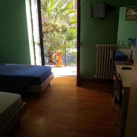 I Pini B&B Castagnito Exterior photo